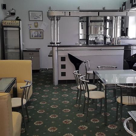 Marrion Hotel Odessa Buitenkant foto